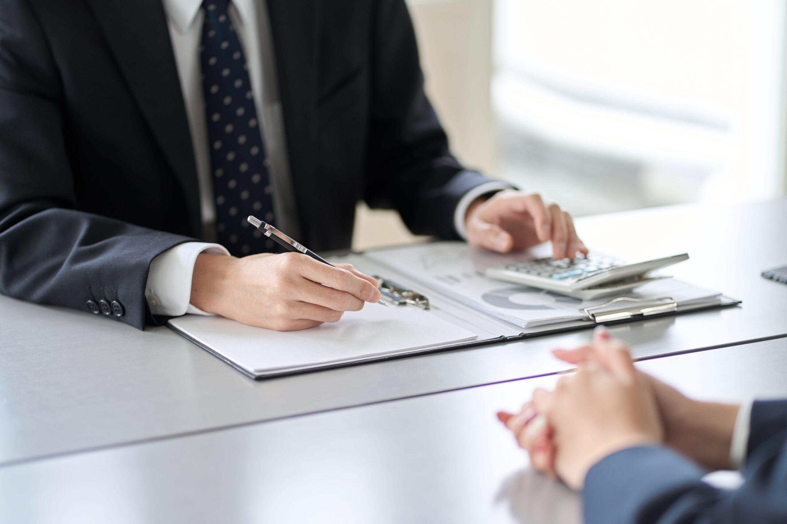 Gestión financiera profesional para negocios en crecimiento